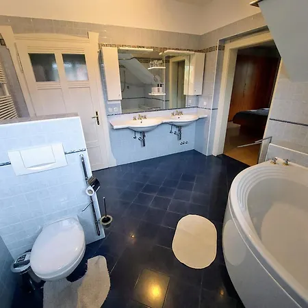 Privat bolig R24, Rose House Ljubljana