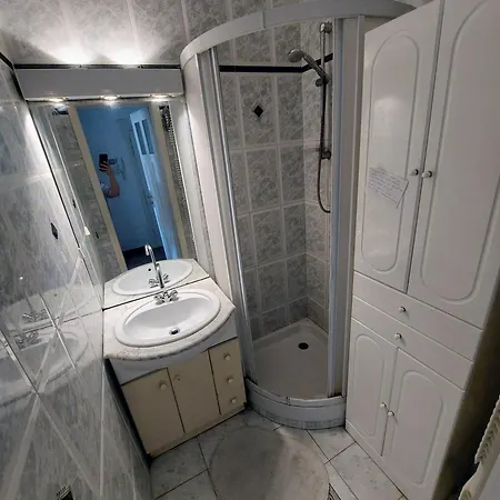 Pansiyon R24, Rose House Ljubljana